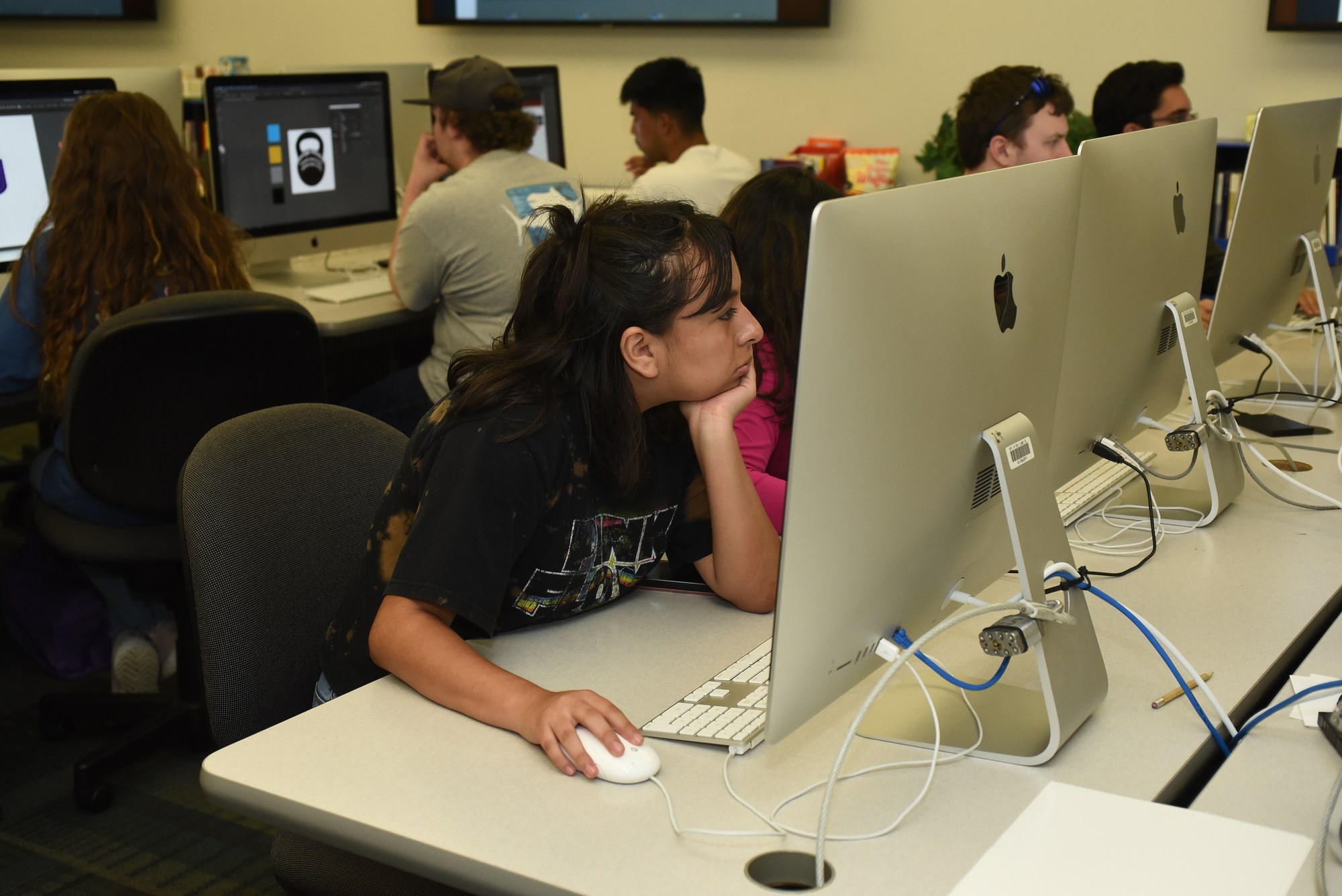 Students in Precision Machining and Manufacturing